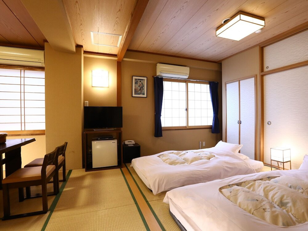 6. アクセス抜群！貸切風呂で汗を流せる「旅館加茂川」4084219