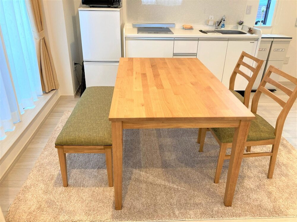 客室内のダイニングエリア