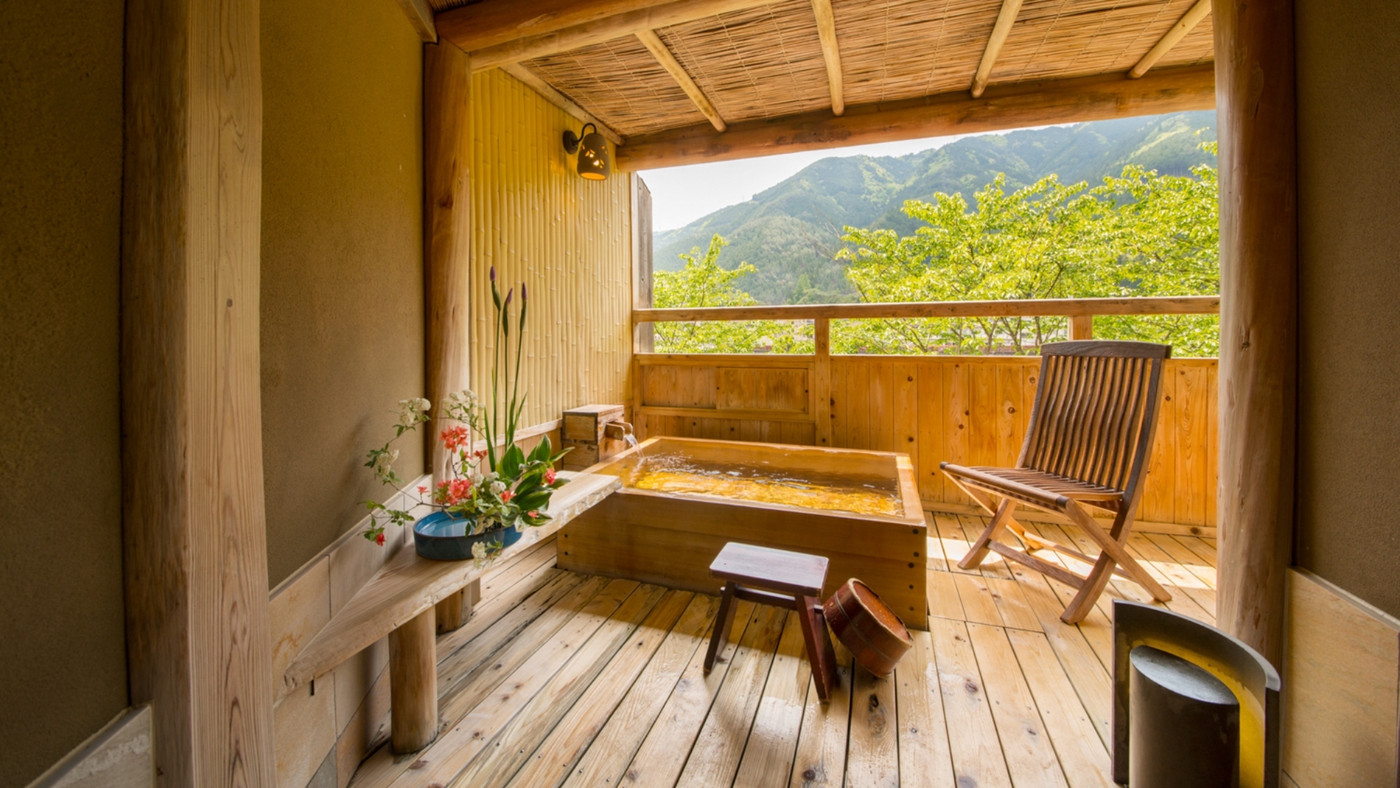 江戸時代から続くおもてなしの老舗旅館3983318