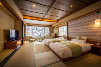 Stay at a charming hotel or ryokan and enjoy a special time just for the two of you3927227