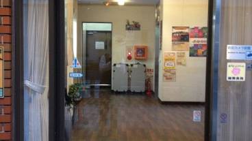 施設の入り口 / 2