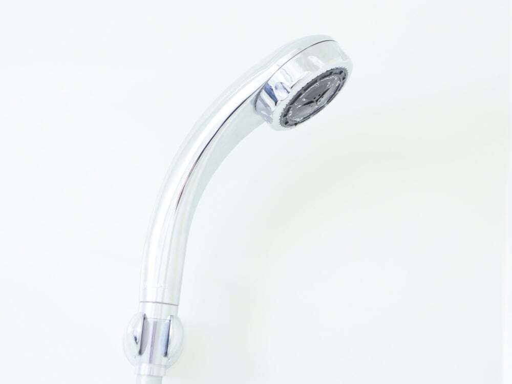 バスルームのシャワー