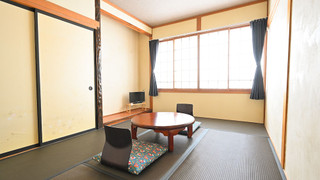 和室6畳 (2-3名用)(バストイレ共用,タオルなし,エアコンなし) 禁煙