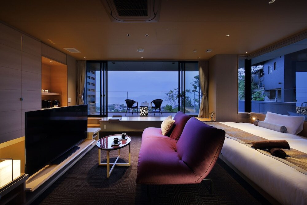 ラグジュアリーなお部屋でセレブ気分3392406