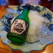 冷酒は、氷の上に載せられてきた