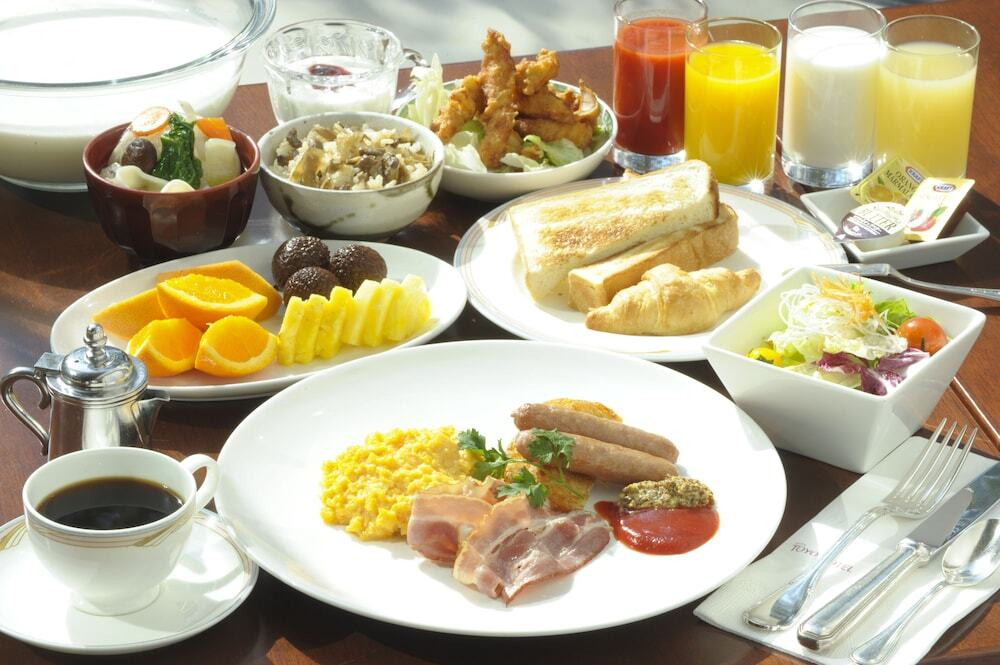 朝食ビュッフェでだんご汁や鶏めしなど大分の郷土料理を堪能3571456