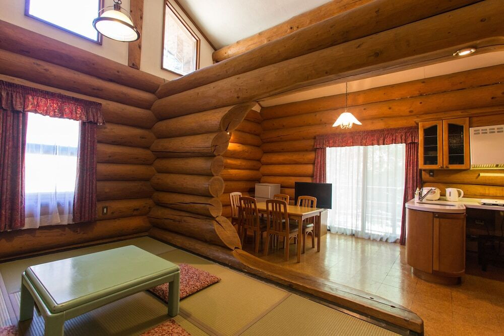 山と森に抱かれて、思わず深呼吸をしたくなるログハウス♪3397127