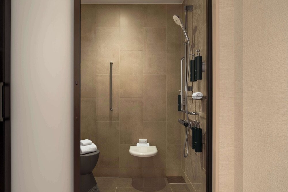 バスルームのシャワー