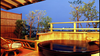 *和室10畳+月見台テラス【源泉かけ流し露天風呂】 [和室] [喫煙/禁煙指定なし] [夜景がきれい] [海が見える]