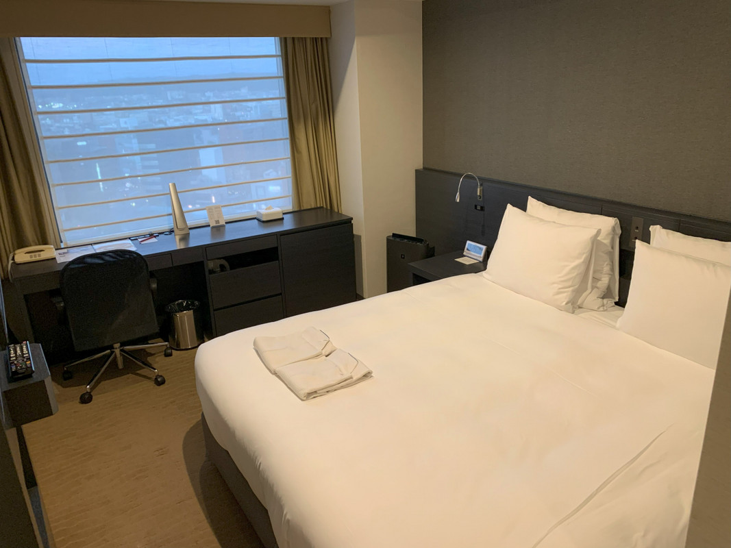 窓から金澤の街並みが一望できます