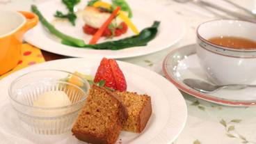 食事・飲み物 / 3