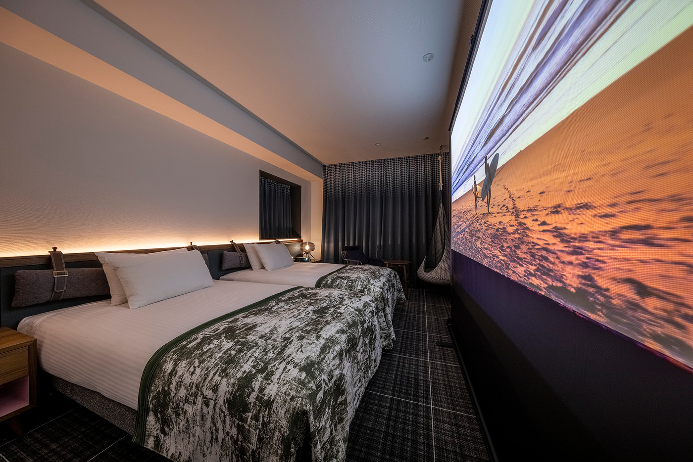 ラウンジで無料で遊んで飲んで♪シアター付きの客室も4374799