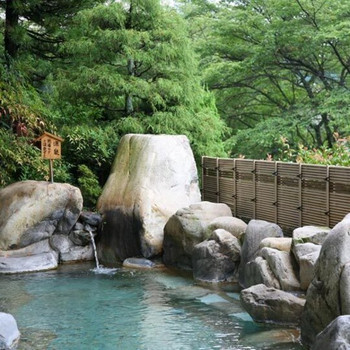 川を望む場所に佇む温泉旅館3720172