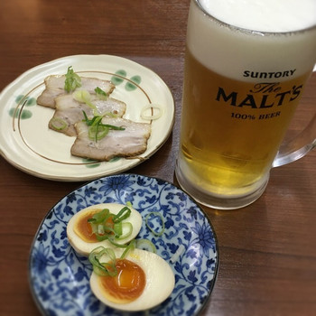 「横浜らーめん 一品家」料理 825461 晩酌セット 煮卵と焼豚