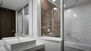 デラックス ダブルルーム キングベッド 1 台 禁煙 [広島駅北口より徒歩3分]