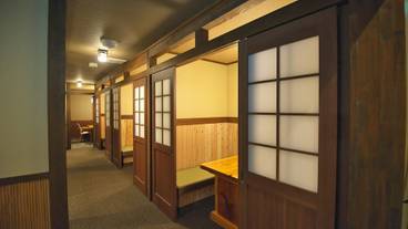 旅館のお食事処 / 11