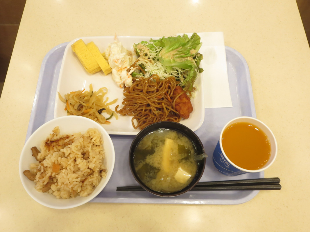 朝食はバイキングです。このようなメニューになりました。