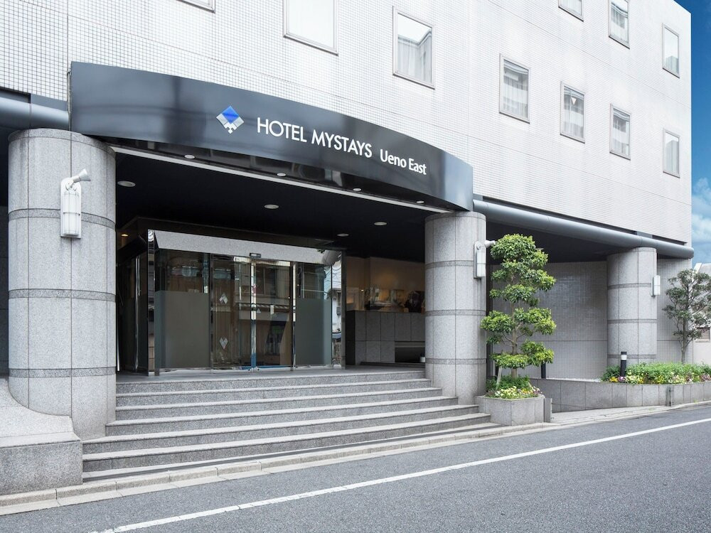 施設の正面