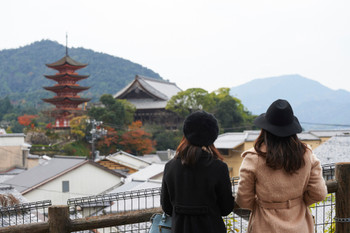 Itsukushima Shrine Sightseeing Girls' Trip