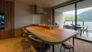 [D] 2クイーンベッド + 小上り / ペット不可 6名定員 禁煙