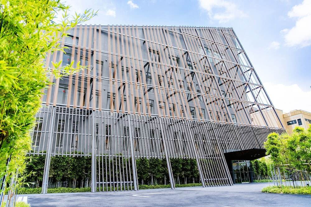 おしゃれな建物がお出迎え♡夜景を楽しめるラグジュアリーなホテル3392850