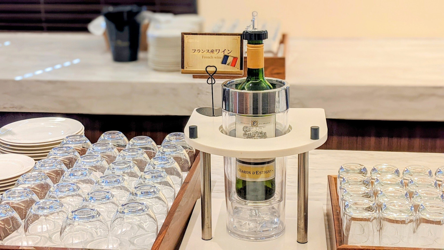 朝食／フリードリンク