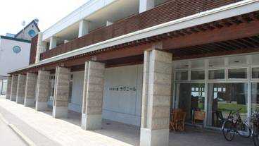 施設の入り口 / 4