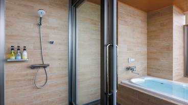 嬉春亭_和洋スイート_シャワー / 5