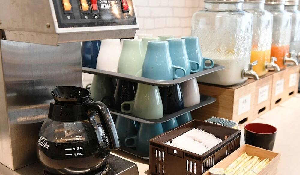 朝のドリンクサービス / 2