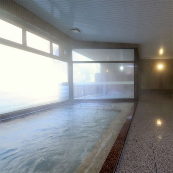 滝のほとりでのんびり過ごせる温泉宿4240126