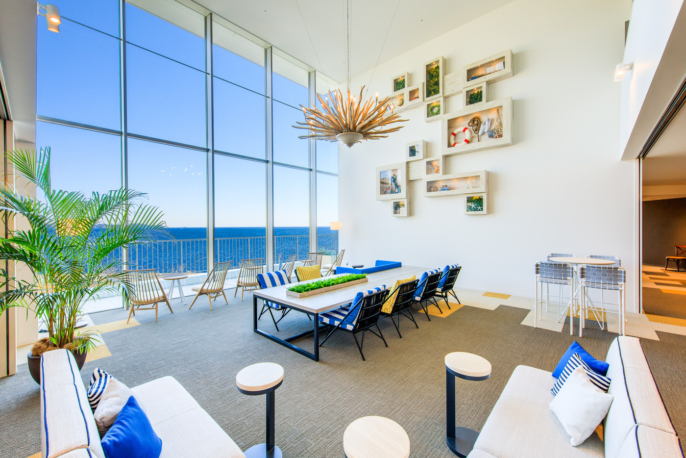 お腹も心も満たす絶景カフェ「セントラルラウンジ」1992123