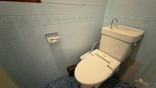 ダブルルーム トイレ付き 共用シャワールーム