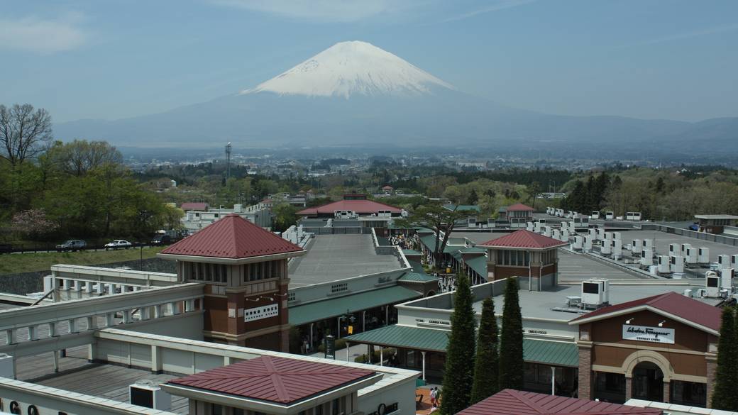 御殿場のアウトレットで
買い物を満喫♪ / 2
