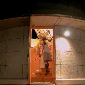 歴史ある温泉でゆったり。ご馳走を食べたあとは、天体ドームで星空観察を4059635