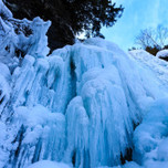 氷の芸術！凍った滝「氷瀑」が見られる全国のスゴイ滝9選