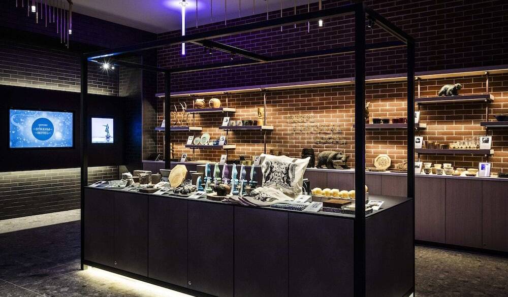 ロビー併設のショップ / 1