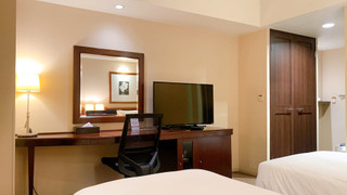 プレミアム ルーム シングルベッド 2 台 喫煙可