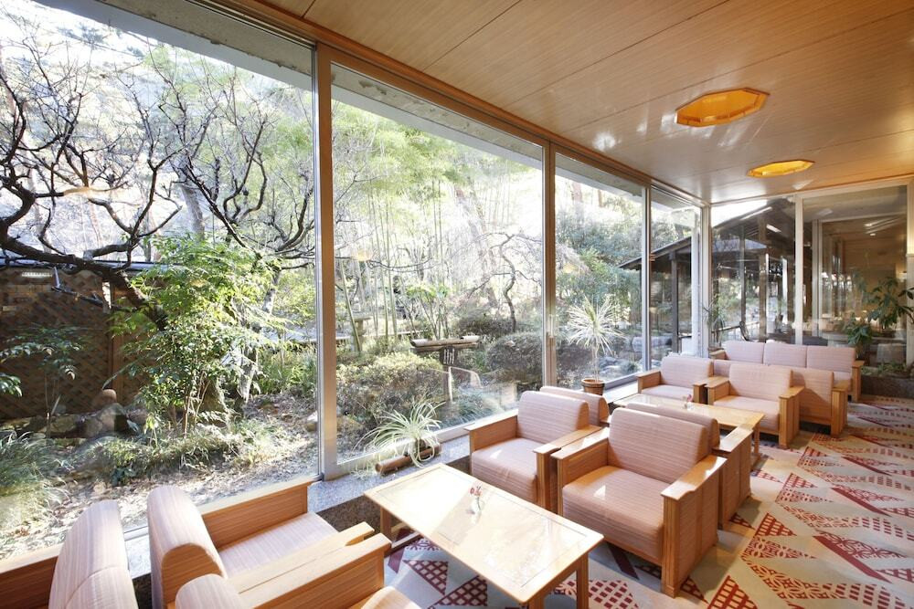 閑静な山あいにある”信玄の隠し湯”で癒される3506781