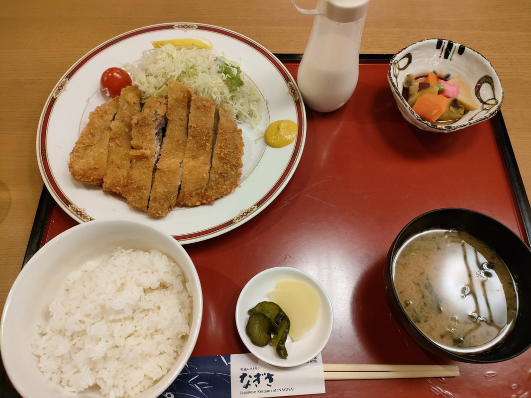 夕食。とんかつ定食