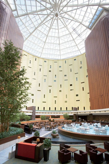 独創的な円形アトリウムは圧巻。自然を感じるリゾート空間3650233