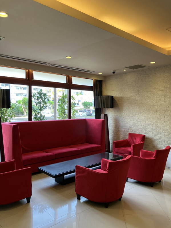 フロント前のウェイティングエリア