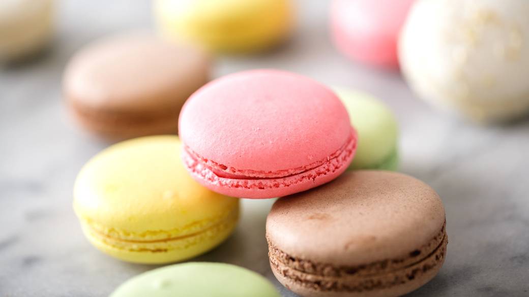 パティスリーで
お土産を購入 / 3