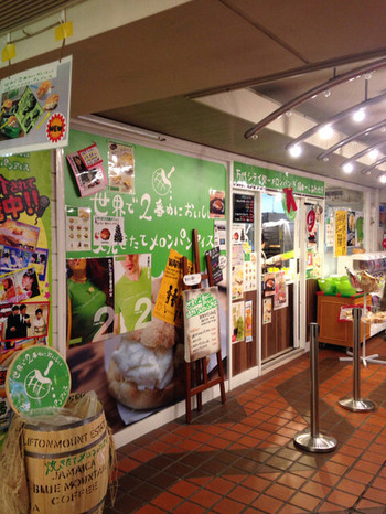 「世界で2番めにおいしい焼きたてメロンパンアイス 新潟万代シテイ店」外観 1114254 店舗外観