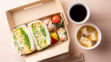 朝食一例（サンドウィッチ） / 2