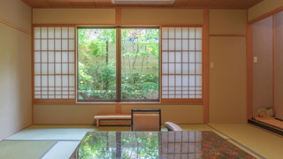 [2階純和室] 源泉掛流し露天風呂+個別庭園