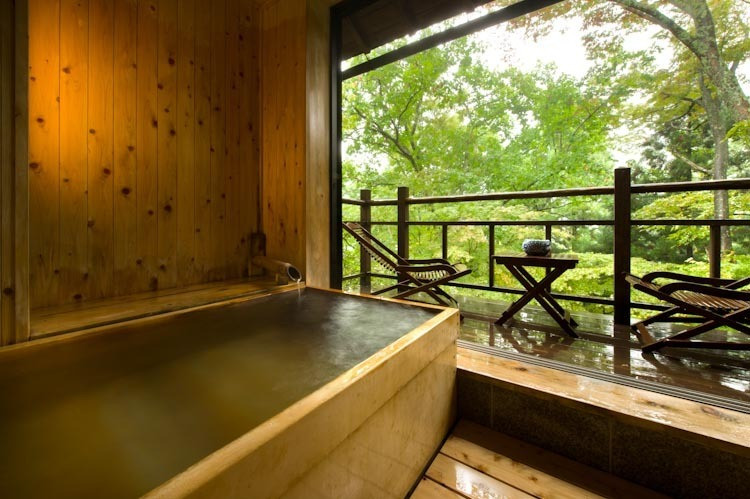 二人静　源泉掛け流し露天風呂