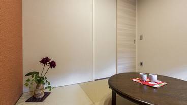 客室内のダイニングエリア / 38