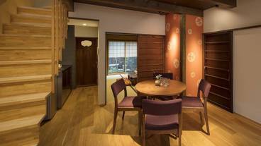 客室内のダイニングエリア / 29