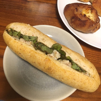 「充麦」 料理 111545351 まぐろ問屋めぐみ水産のツナサンド