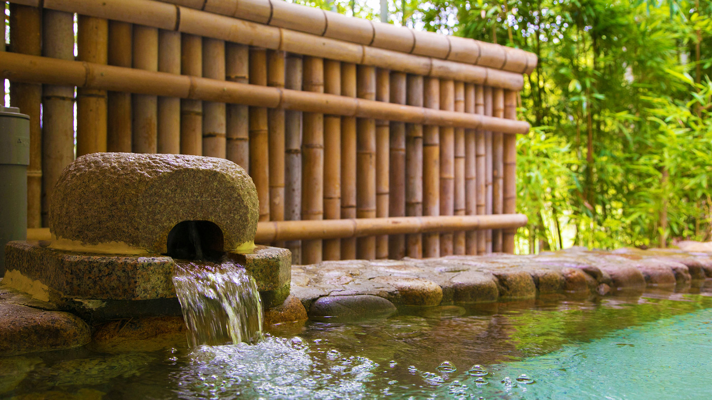 温泉にきた女性